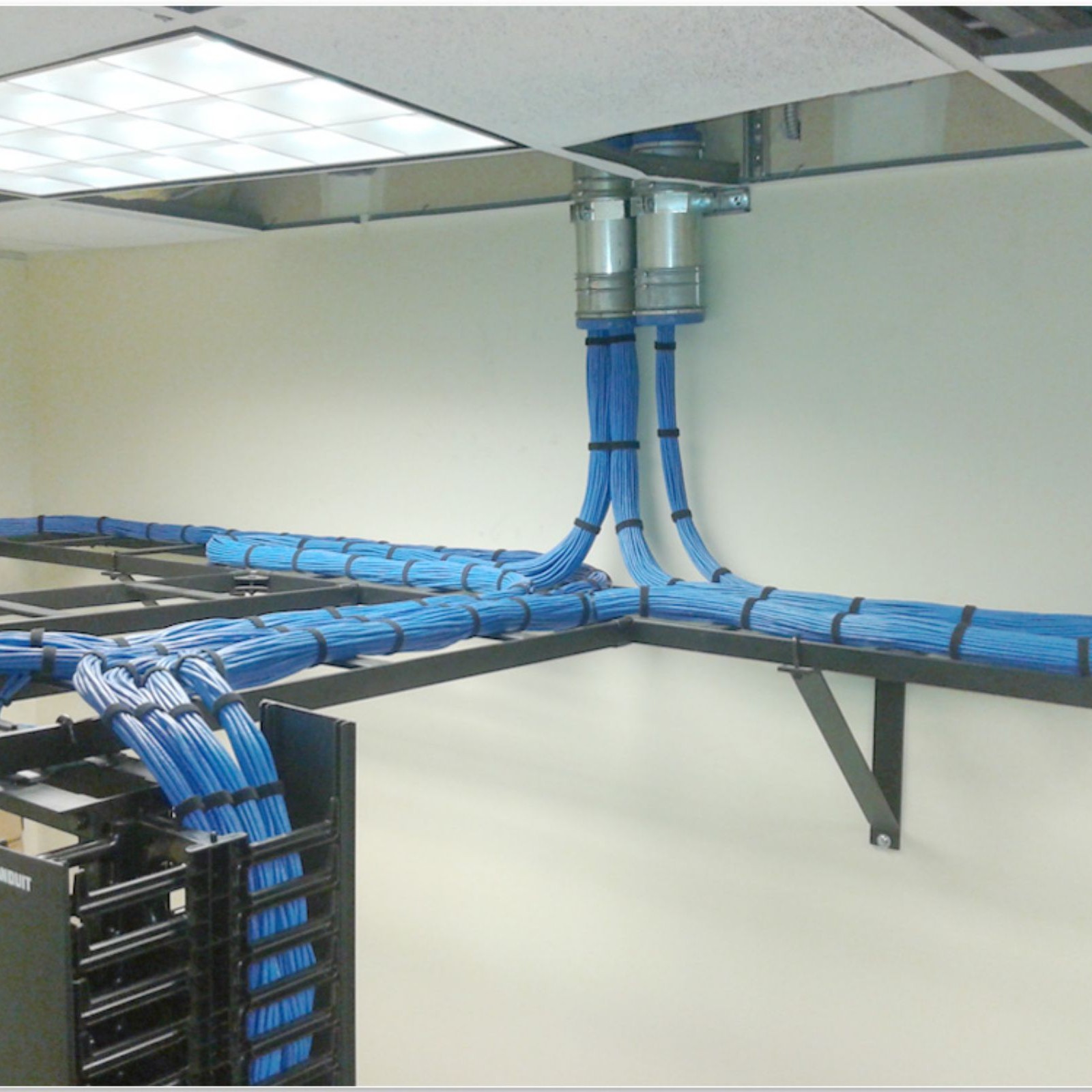 WIRELESS ACCESS POINTS & STRUCTURED CABLING Leafly